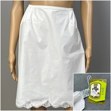 Vintage New NOS Sears The Doesn  t Slip Half Slip Medium Average White Polyester