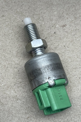 01-15 Lexus IS250 IS350 IS250C IS350C STOP BRAKE LAMP SWITCH OEM  84340-30110