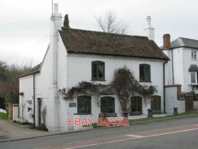 PHOTO  FREELANDS COTTAGE IN CROPTHORNE  2011
