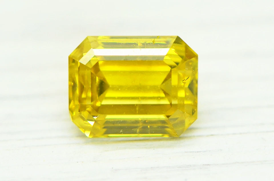 Loose Emerald Shape Diamond Fancy Yellow Color 1.03 Carat VS2 Certified Enhanced - Image 4 of 4