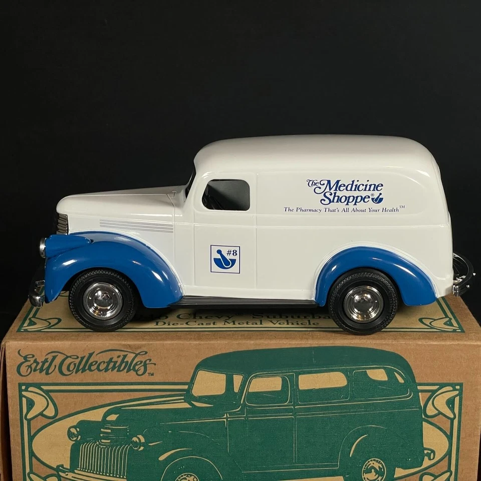 ERTL 1946 CHEVY SUBURBAN Diecast Moneda Banco Medicina Tienda Sin usar, en caja Foto 2 de 4