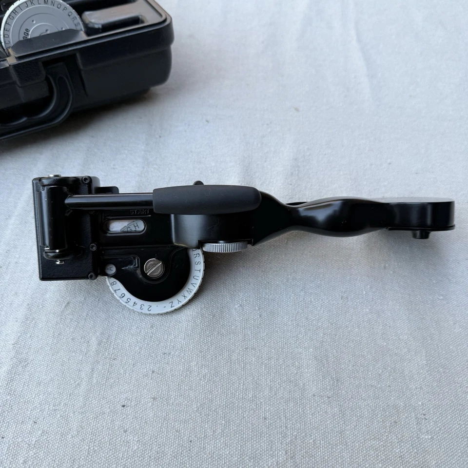 DYMO RHINO M1011 METAL TAPE LABELER EMBOSSING SYSTEM KIT - Image 4 of 4