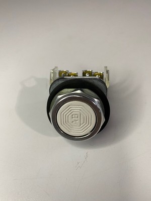 ONE (1) ALLEN BRADLEY 30MM White Push Button 800T-A (NEW)