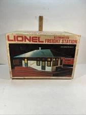 LIONEL 6-2133 ILLUMINATED FREIGHT STATION ORIGINAL BOX