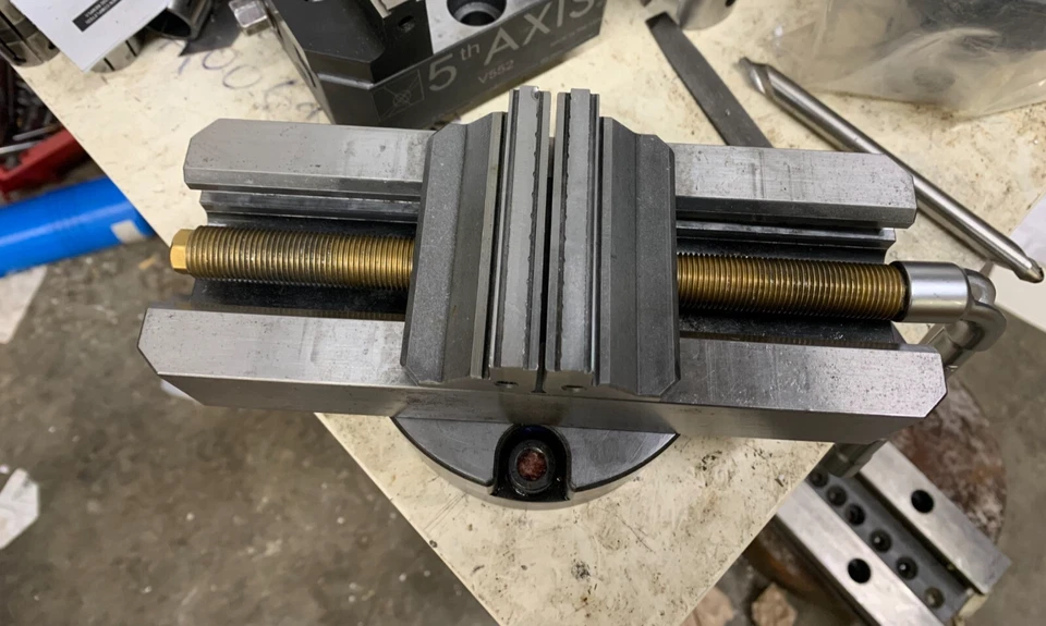 LANG TECHNIK  MACROGRIP 5  AXIS VISE - Image 2 of 4