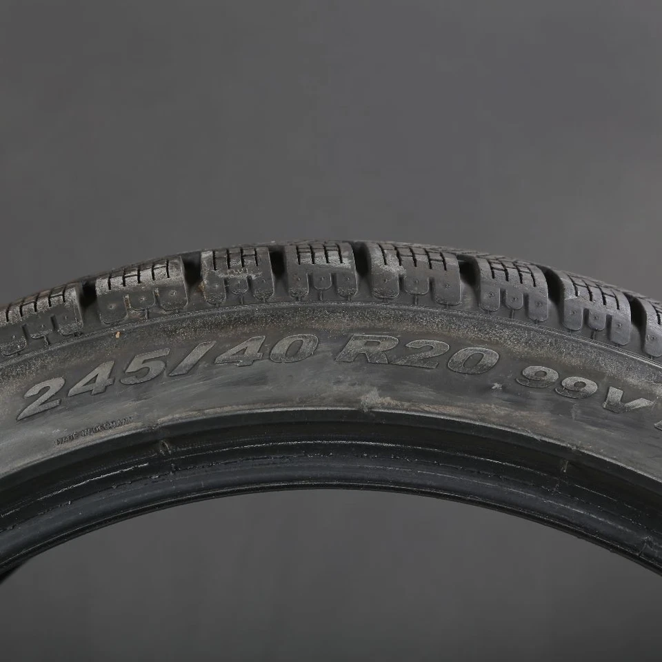 2x Winterreifen Pirelli Sottozero Winter 240 Serie II 245/40 R20 99V xx21 8mm - Bild 2 von 2