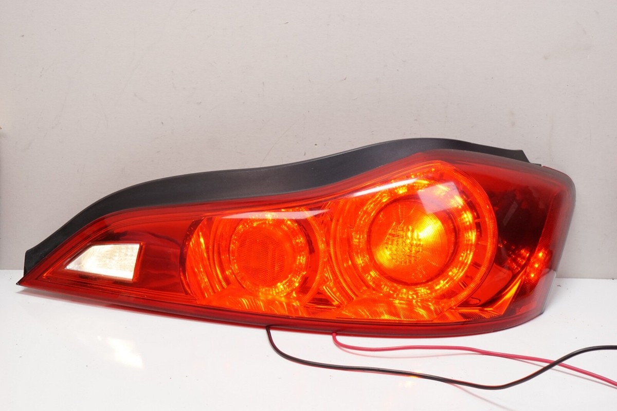 G37convertible左右テール INFINITI G37 Convertible Rear Right RH Tail Light Lamp OEM 2009