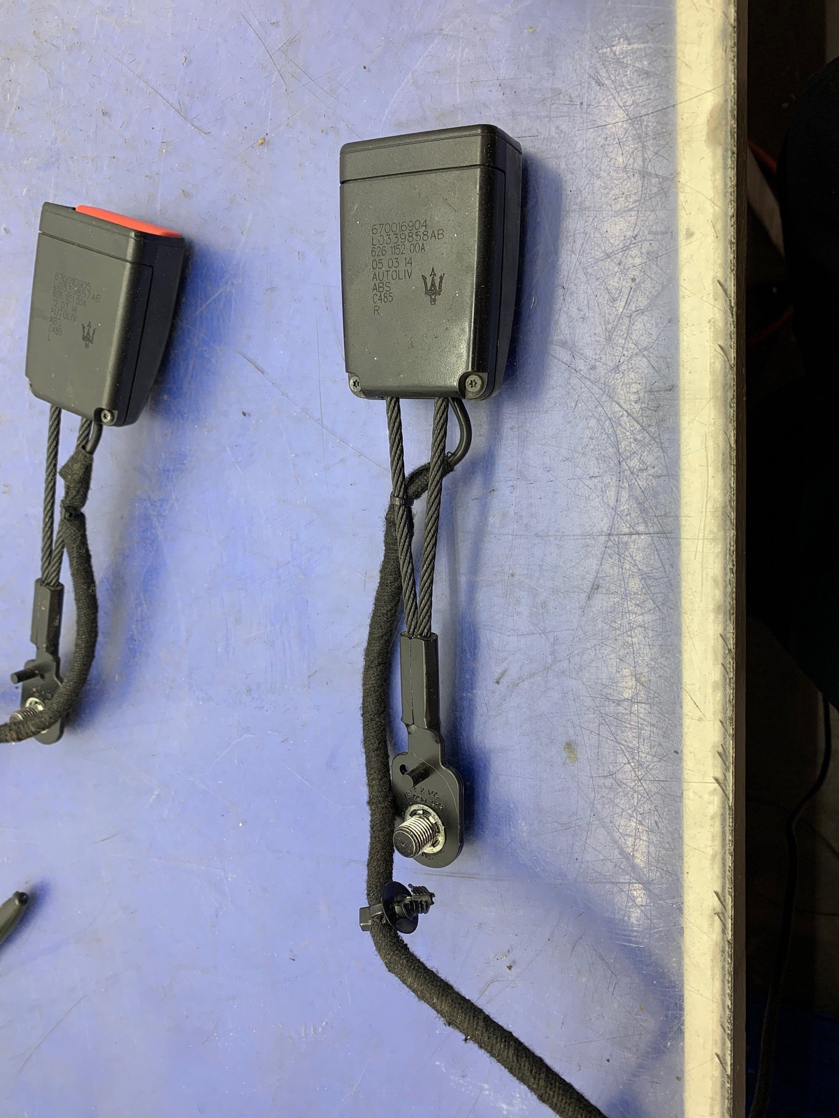 2014 - 2016 MASERATI GHIBLI FRONT LH & RH SEATBELT BUCKLE SET (2PCS) 670016904