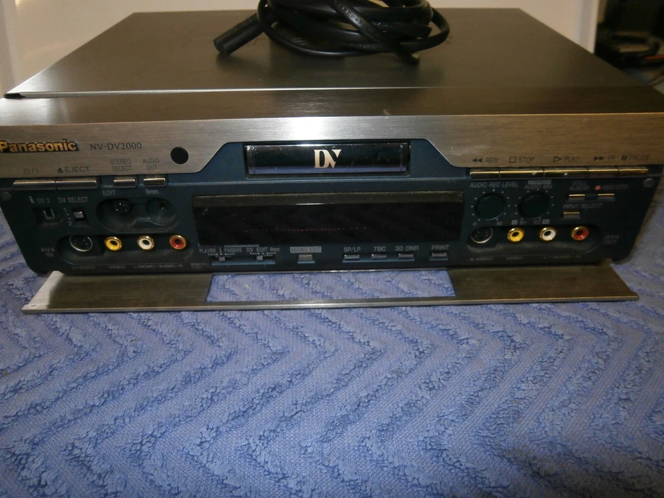 Platine d'édition mini dv Panasonic NV DV2000. Deck joueur/enregistreur bien entretenu. - Photo 2/4
