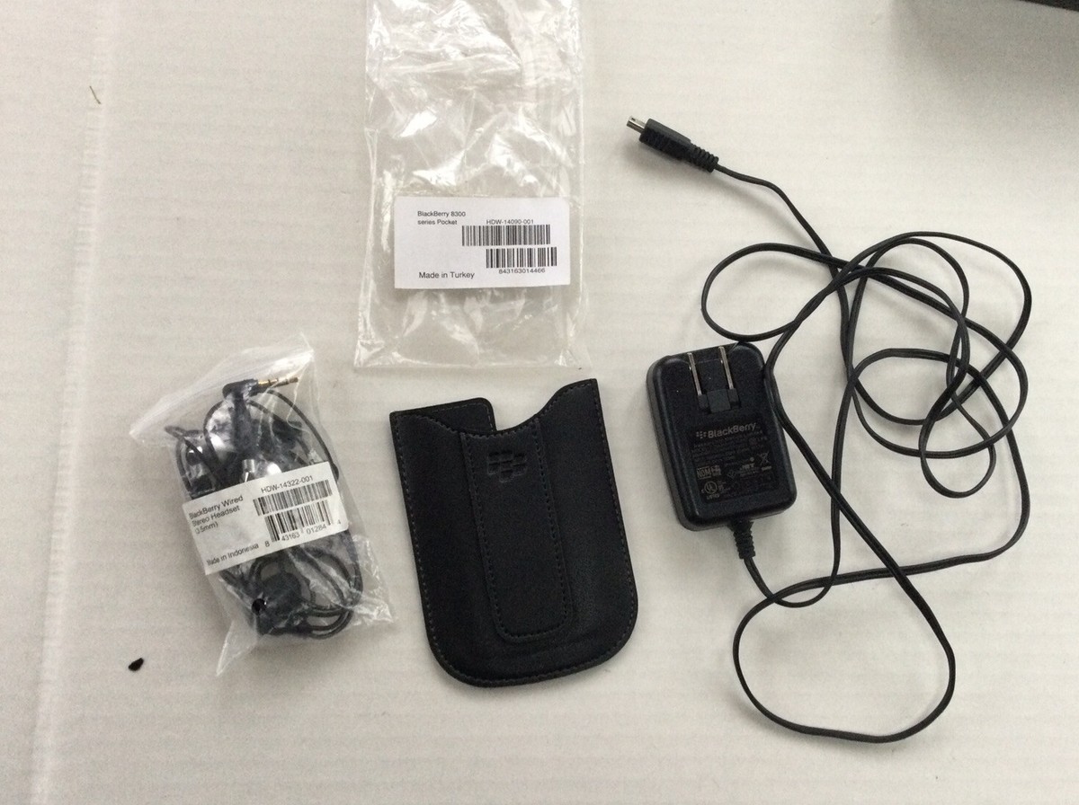 小物 BlackBerry Blackberry Accessories - Slim leather cover, Charger, and Headset