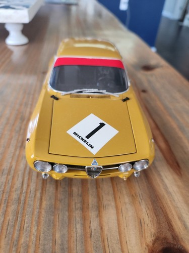 Autoart 1/18 Alfa Romeo GT Am Jarama 1970 Hezemans #1 87003 - Picture 2 of 6