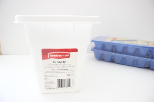 Vintage Rubbermaid Ice Cube Trays 2 Blue 1994 & Ice Bin White 2007 - Picture 3 of 9