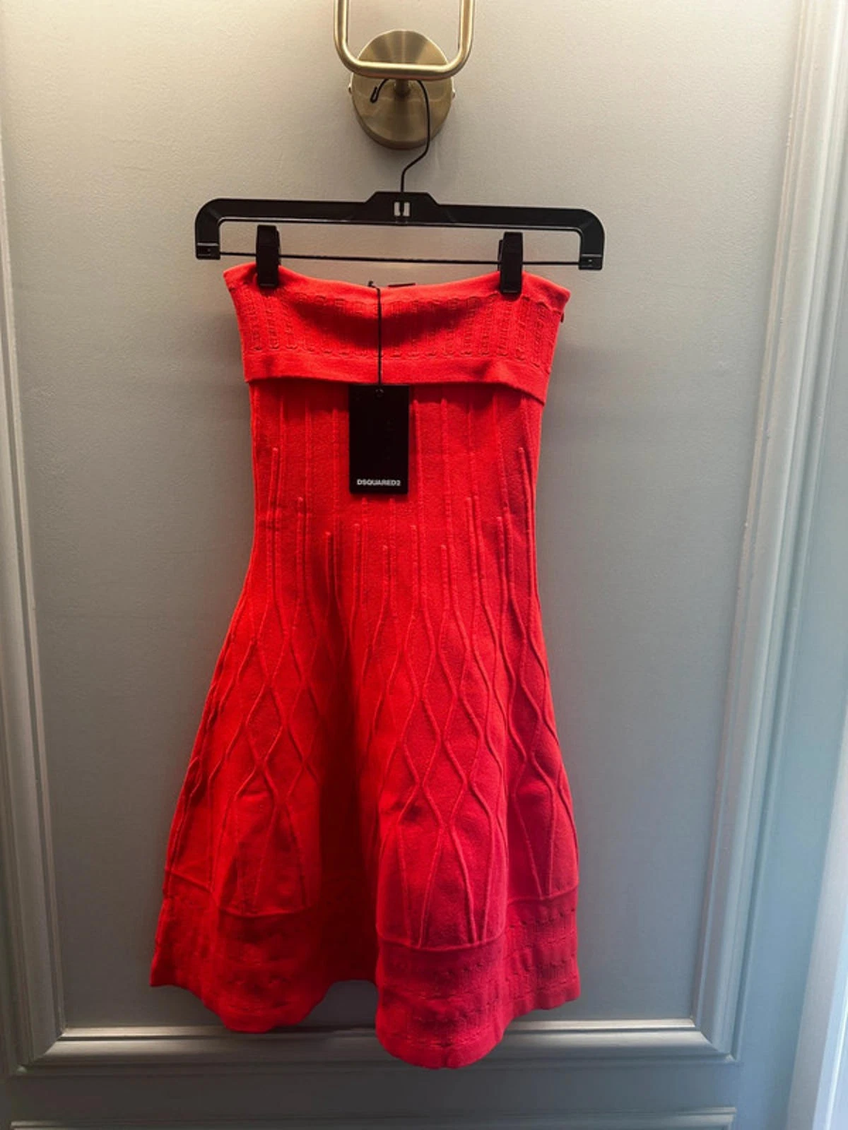 Abito a fascia Dsquared2 in maglia A Line rosso corallo prezzo consigliato £ 1.339