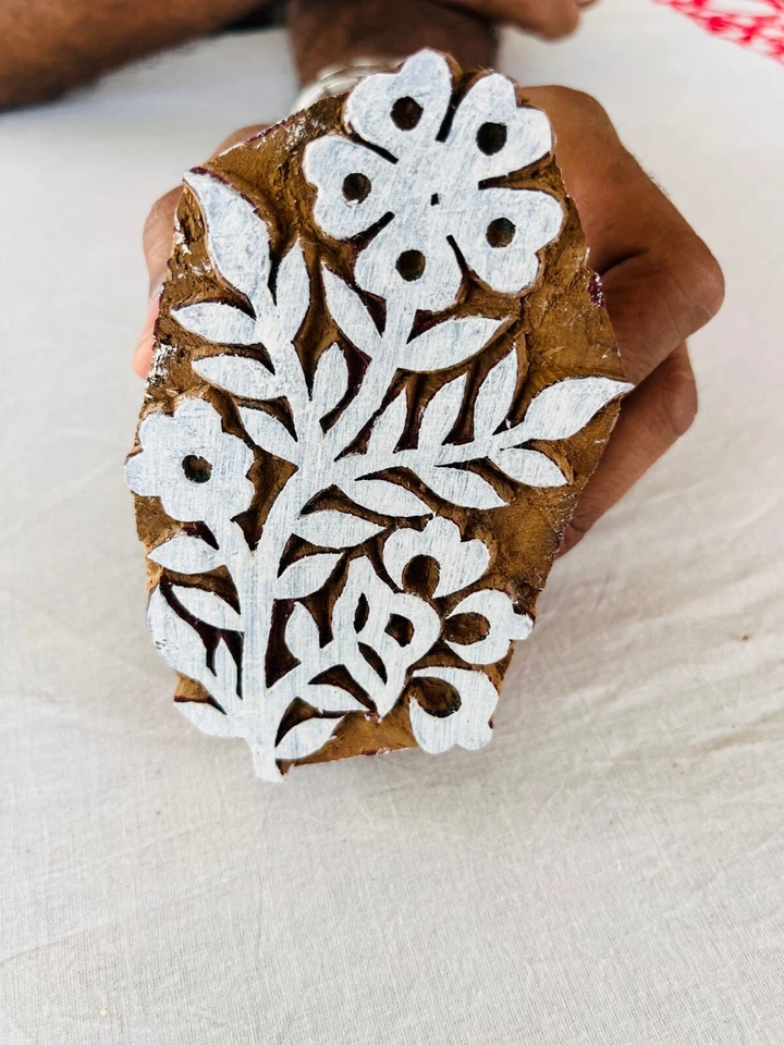 Sello floral en bloque de madera | Sello de impresión indio tallado a mano para tela, manualidades. Foto 3 de 4