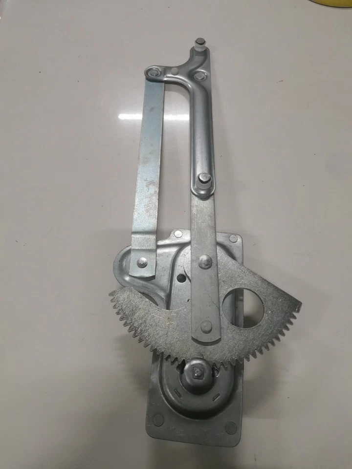 Leve Vitre Peugeot 504 Gauche - Photo 2/2