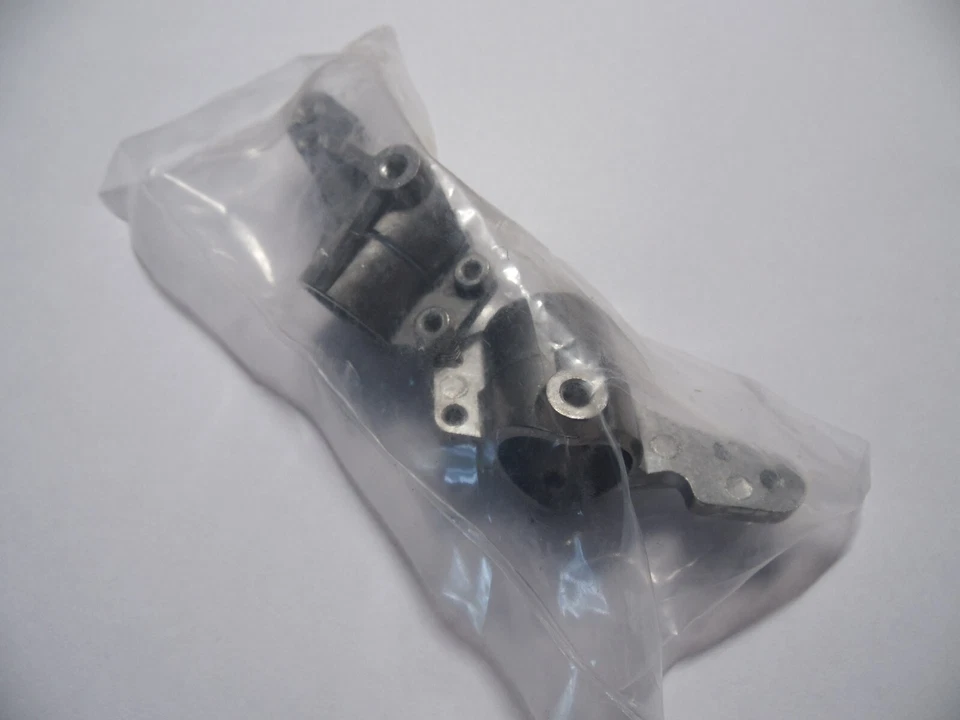 KYOSHO BS19 Front Hub BURNS ( new ) - Photo 1/1