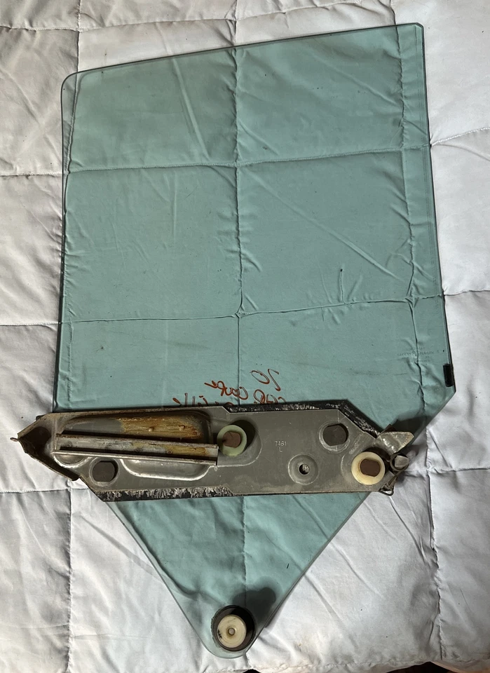 1969 1970 Cadillac купе LH DS заднее стекло 1/4 б/у оригинальный Deville - Изображение 2 из 3