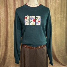 Vintage Floral Embroidered Sweatshirt Long Sleeve Green 90s Cottagecore Garden