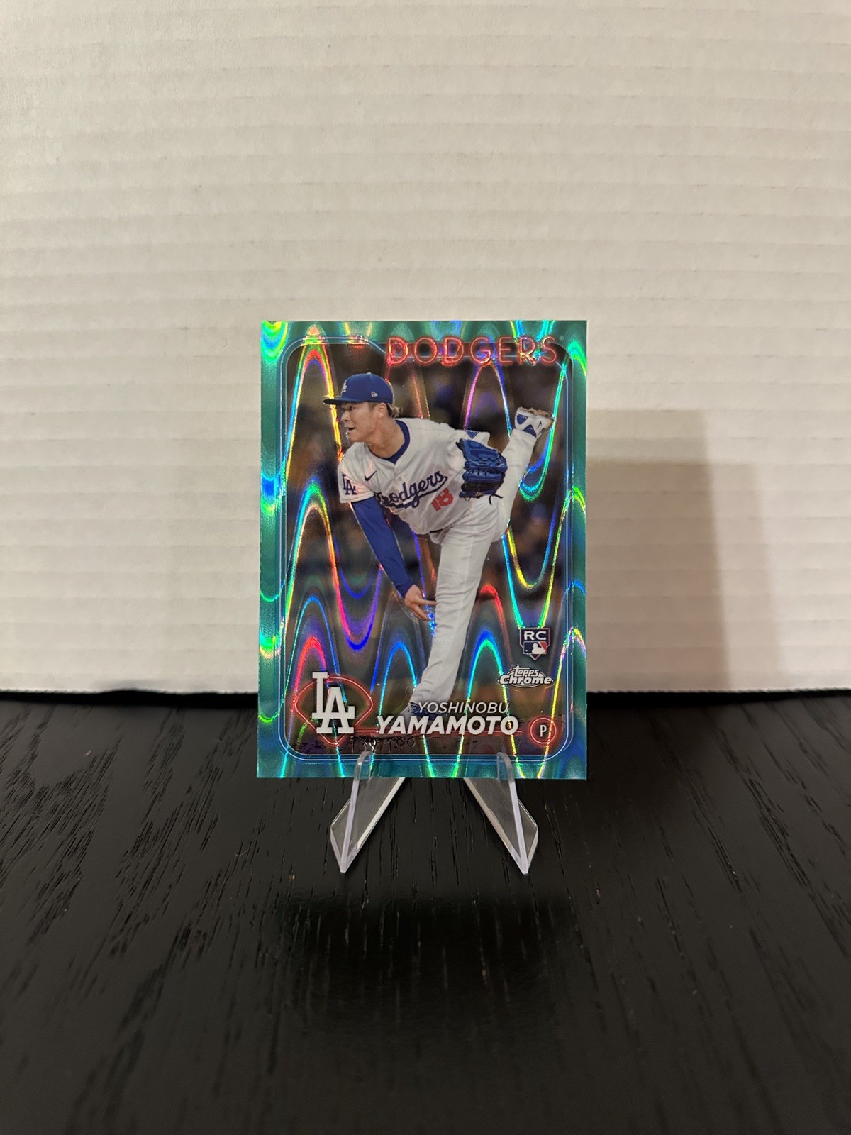 2024 Topps Chrome - Yoshinobu Yamamoto #18 Aqua Raywave Refractor /199 (RC) 🔥