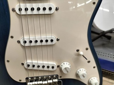 Fender] USA Highway One Stratocaster 2002 Sapphire Blue Electric