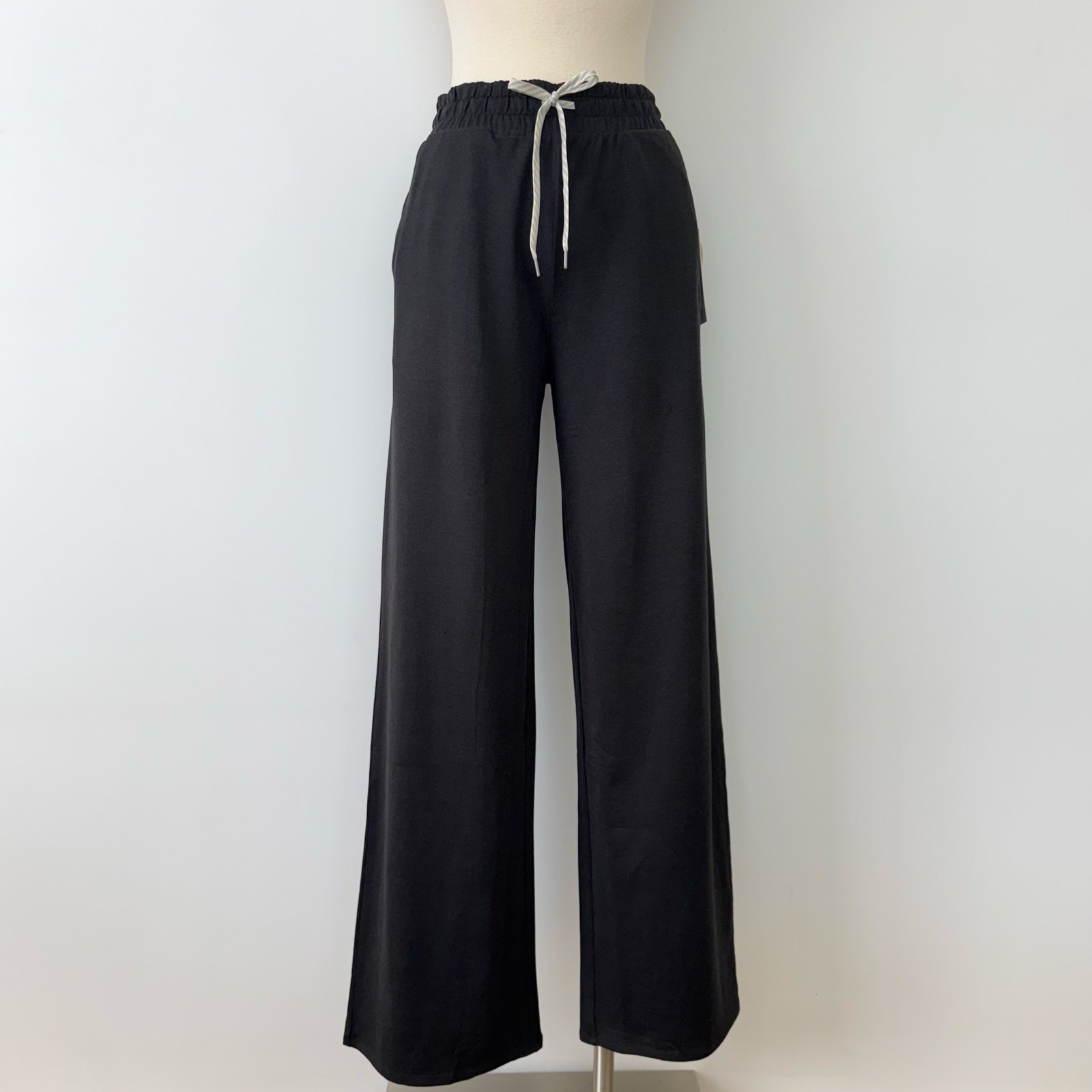 Vuori Halo Essential Wide Leg Soft Pull-On Pants in Black Heather S NWT thumbnail 2