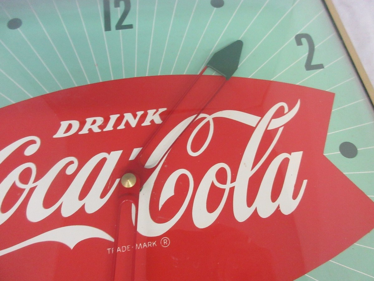 VINTAGE ADVERTISING COKE ELECTRIC SQUARE STORE DEALER WALL CLOCK