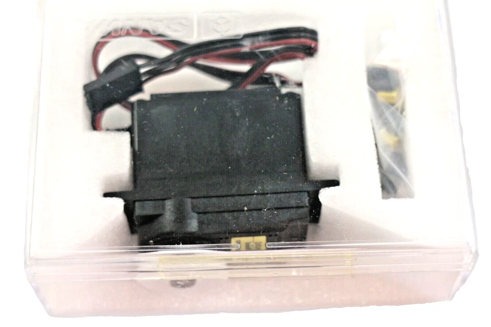 Airtronics 94102 Precision H.D. STD Servo New in Original Package - Image 4 of 4