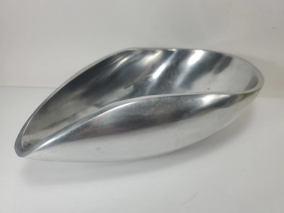 Centro de mesa decorativo Pottery Barn INFINITY plateado de metal pesado decoración 12" L Foto 2 de 4