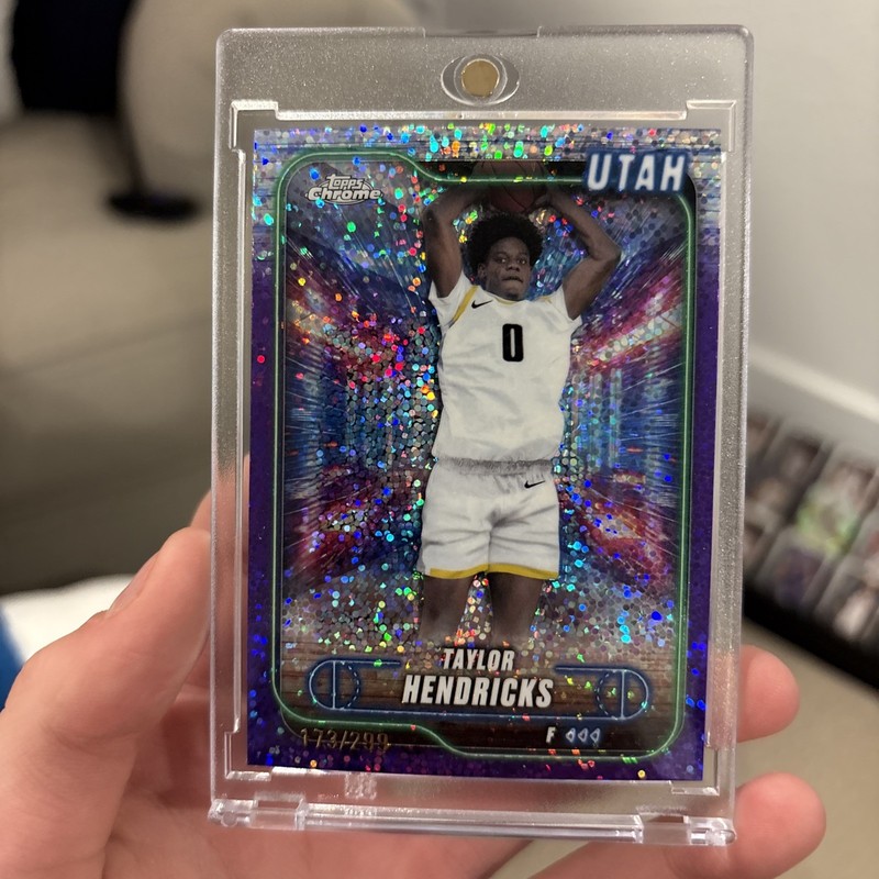 2024-25 Topps Chrome - Taylor Hendricks #31 Purple Speckle Refractor /299