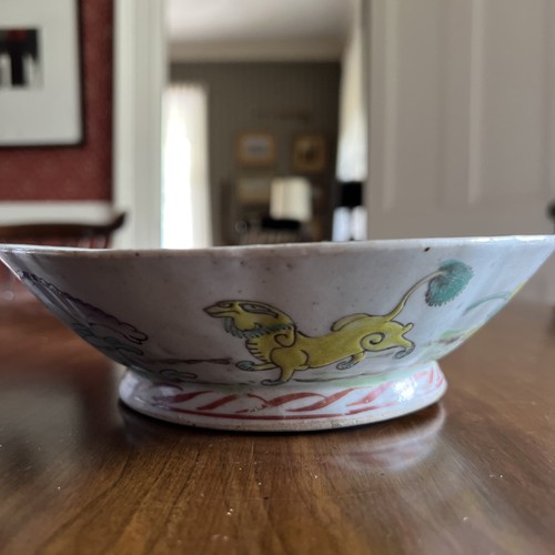 RARE -ANTIQUE 19TH C. CHINESE EXPORT FOOTED BOWL - LION & FLOWERS - BLUE INSIDE - Picture 3 of 14