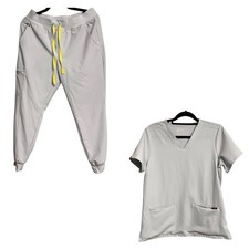 FIGS Scrubs Technical Scrub Set Casma Top Zamora Jogger Icy Blue Medium Petite