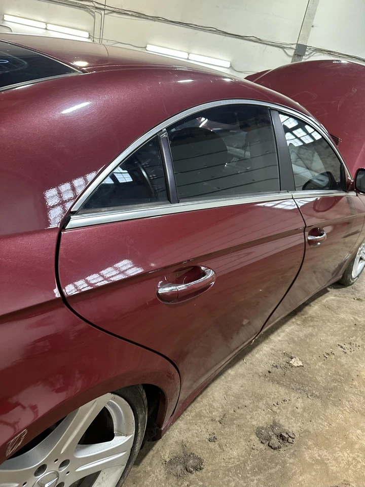 Used Rear Right Door Assembly Rear Side fits: 2006 Mercedes-benz Mercedes cls-cl Foto 3 de 4