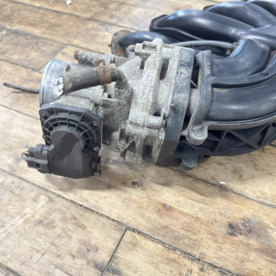 04-10 TOYOTA HIGHLANDER HÍBRIDO COLECTOR DE ADMISIÓN SUPERIOR 3,3 L 17109-20130 Foto 4 de 4