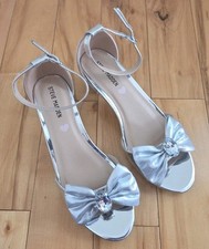 Steve Madden Girls Clair Ankle Strap Sandal Silver Patent Bow 2" Heel Sz 3M New