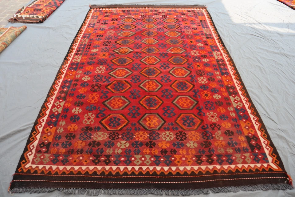Alfombra Kilim Maimana Afgana 6x10 - Patrón Medallón Tribal Hexágono - Rojo y Naranja Foto 2 de 4