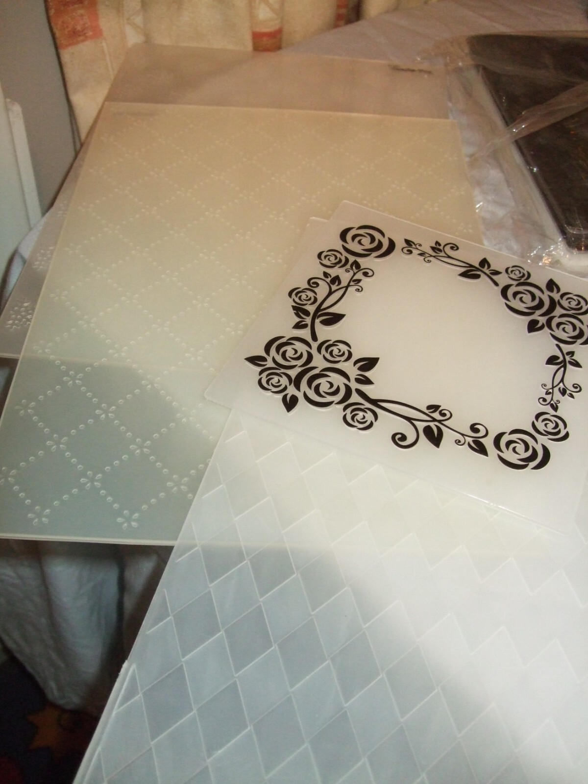 preowned crafters companion cut n boss die cut & embossing machine