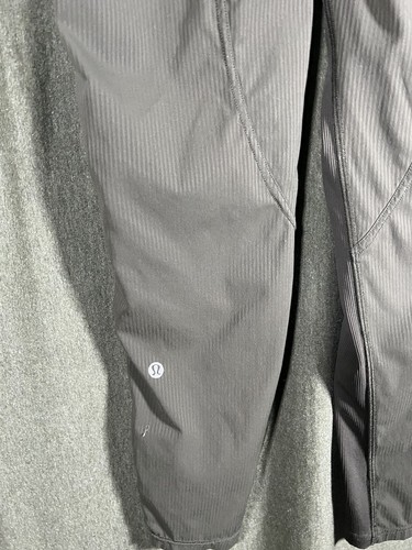 Lululemon Jogger Womens Size 8 Green Dance Studio Stretch Lightweight Mid Rise - Picture 9 of 10