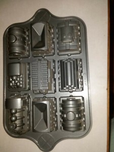 Nordic Ware Train Cake Pan Baking Mold USA 