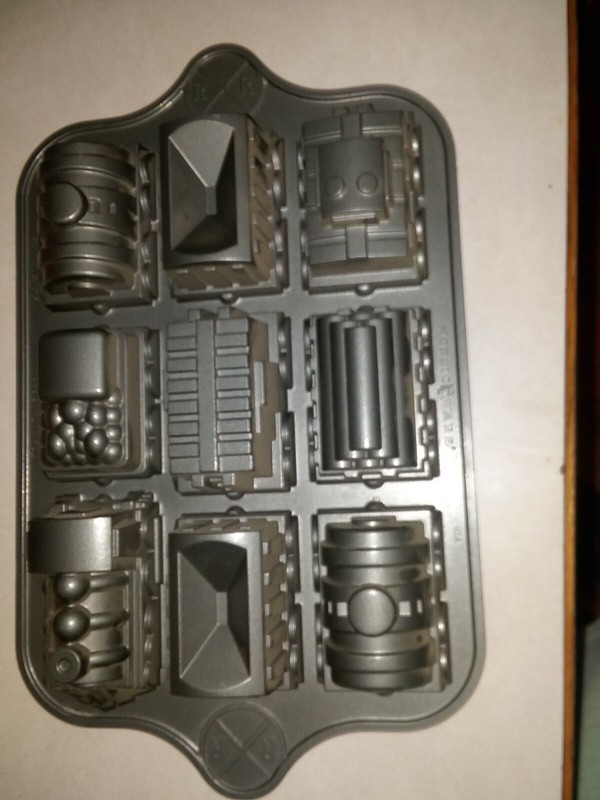 Nordic Ware Train Cake Pan Baking Mold USA 