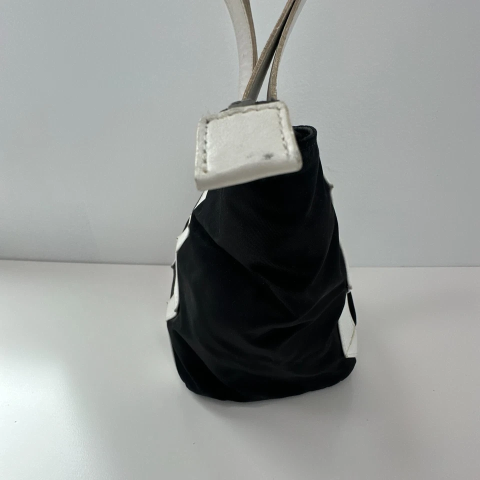 Issey Miyake Cartera Negro Blanco Zig Zag Nylon Pequeño Bolso Cubo Bolso de Mano Y2K Foto 2 de 4