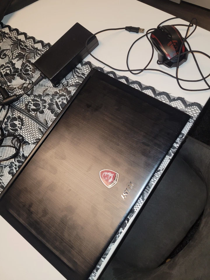 Gaming Laptop MSI G563VR 6RF Strealth Pro i7 16Ram / Nvm128 /GTX1060 1tb HDD - Bild 3 von 4