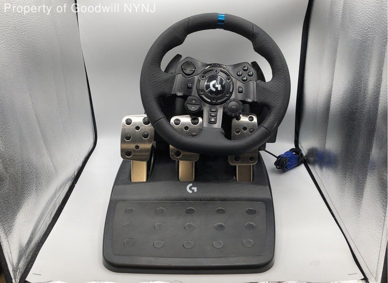 Logitech G923 TRUEFORCE Racing Wheel and Pedals for PlayStation 5 PS4 PC