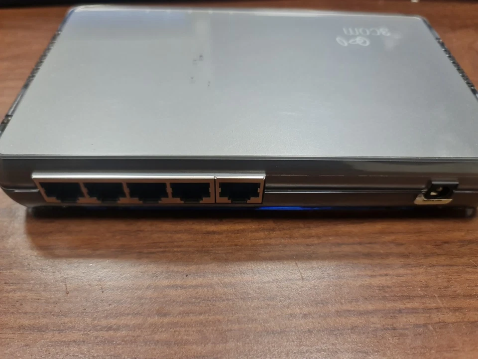 3CGSU05 - 3Com Gigabit Switch 5 PORTE GRIGIO FUNZIONANTE RETE ETHERNET - Imagen 2 de 4