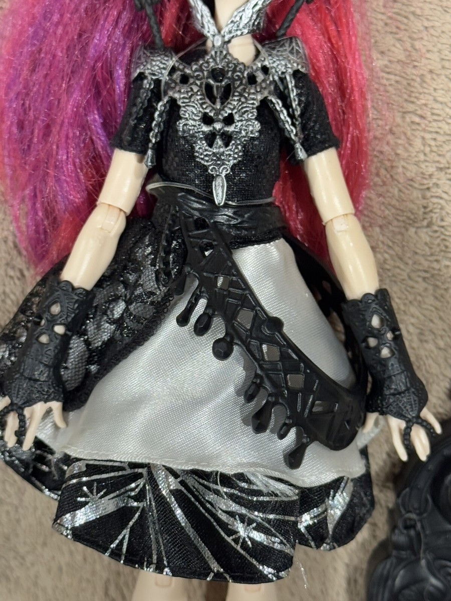 Ever After High Teenage Evil Queen Mira Shards Doll (Dragon Games