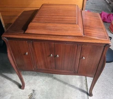 VV-260 Victrola No 2 Phonograph Victor Talking Machine Company 1922 In Console