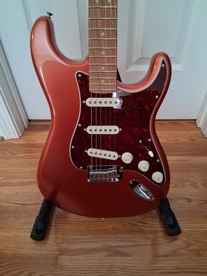 Fender 0147312370 Player Plus Stratocaster Electric Guitar - AGED CANDY APPLE