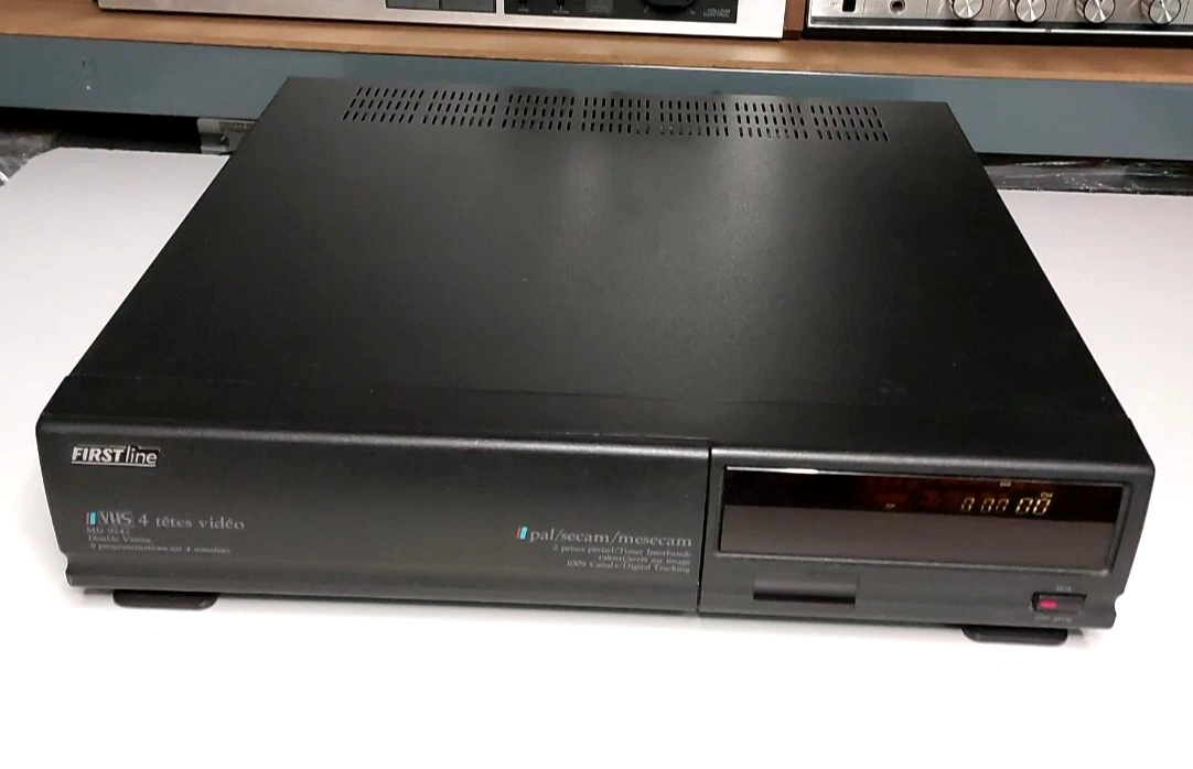 RARE MAGNETOSCOPE A CASSETTE VHS MODELE SV-P700S VIDEO LEKTOR