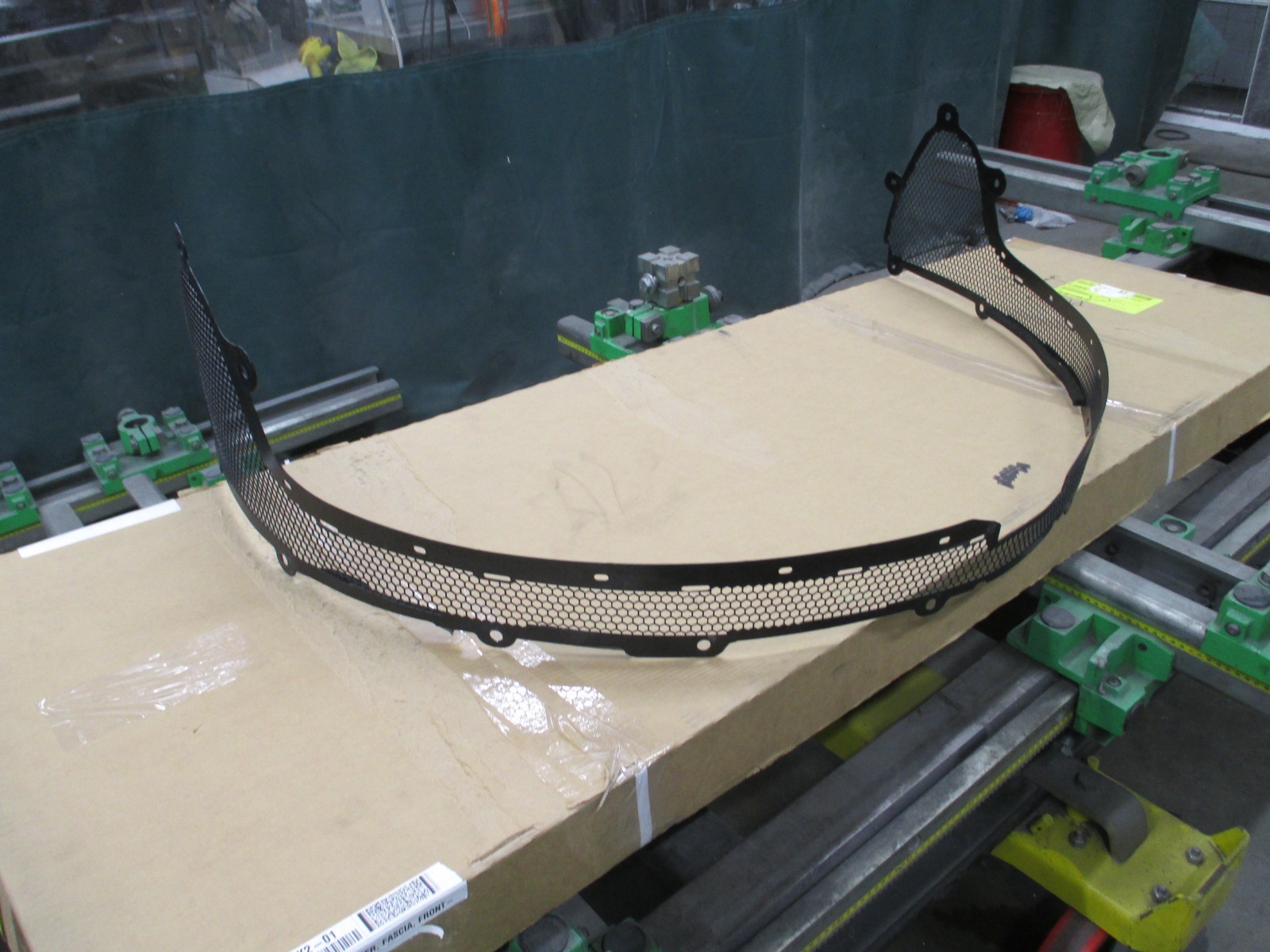 ASTON MARTIN 2024-2025 DB12 FRONT BUMPER LOWER GRILLE