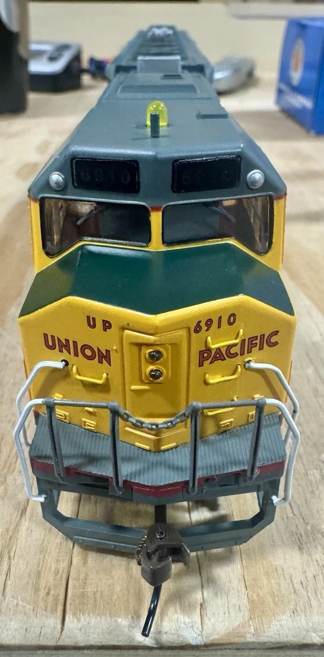 Bachmann 62106 HO Scale EMD DD40AX Centennial DCC Union Pacific #6910 NIB - Image 4 of 4