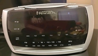 Emerson Research CKS3030 SmartSet Alarm Clock Radio   Dual Alarm, LED Display
